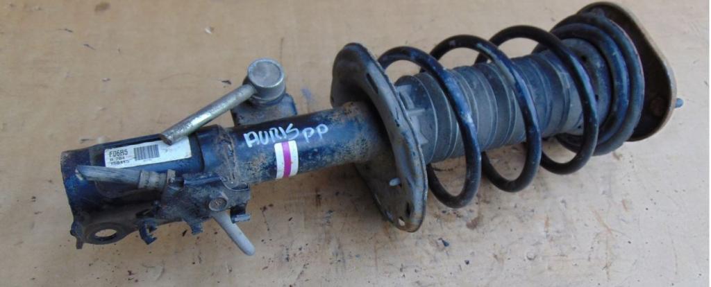 TOYOTA AURIS II Kombi 2017 73 kW 1.8 Hybrid (ZWE186_) 1798 Tlmič pravy predný ZE