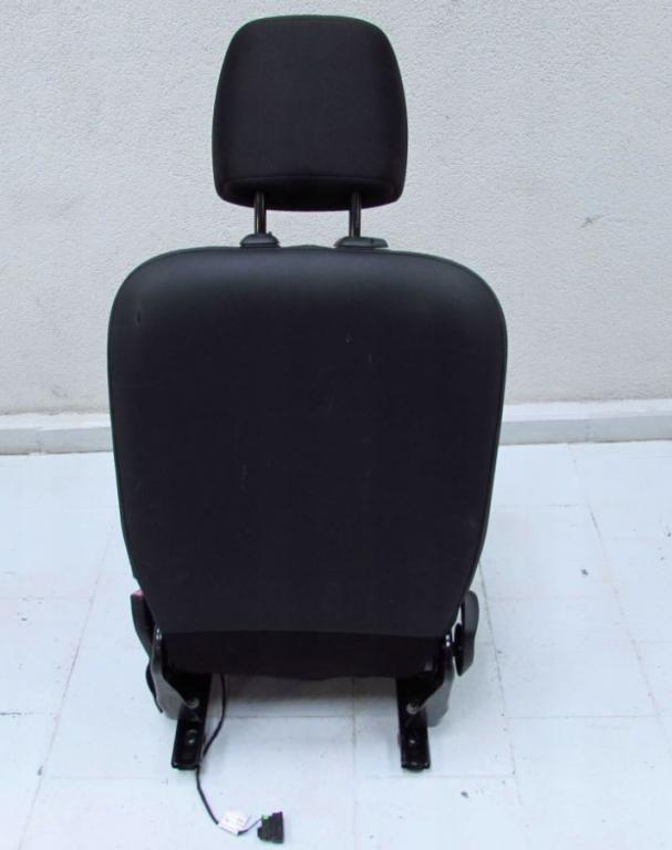 Renault Kangoo II 2008- minivan 1.5 DCI diesel 50 kW 2008 Sedadlo predné pravé