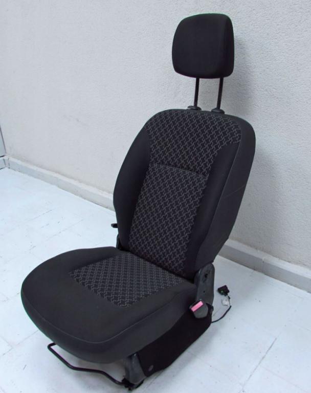 Renault Kangoo II 2008- minivan 1.5 DCI diesel 50 kW 2008 Sedadlo predné pravé