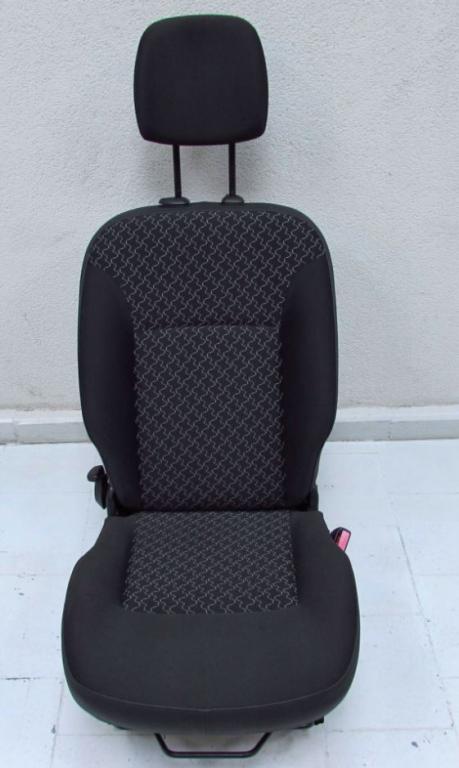 Renault Kangoo II 2008- minivan 1.5 DCI diesel 50 kW 2008  Sedadlo predné pravé