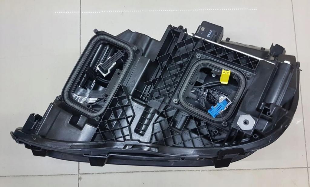 Mercedes E W212 2009-2016 sedan 2.2 CDI diesel AT 100 kW 2013  Svetlo predné pravé A2128202439KZ