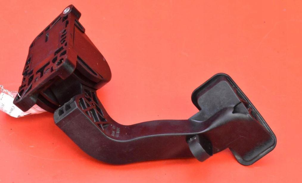 Citroen Xsara Picasso hatchback 1.6 HDI diesel 80 kW 2006  Potenciometer plynového pedálu 0280755031