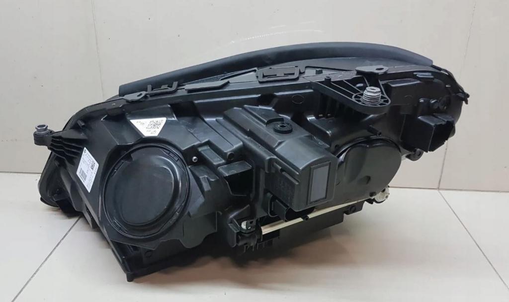 Mercedes E W212 2009-2016 sedan 2.2 CDI diesel AT 100 kW 2013  Svetlo predné pravé A2128202439KZ