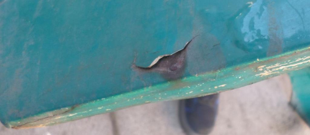 Fiat 126p hatchback 0.9 petrol MT 29 kW 2001  Kapota predná