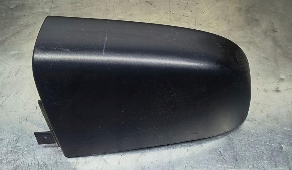 Renault Trafic III 2014- hatchback 2.0 DCI diesel MT 107 kW 2021  Kryt nárazníka zadný pravý 93868902