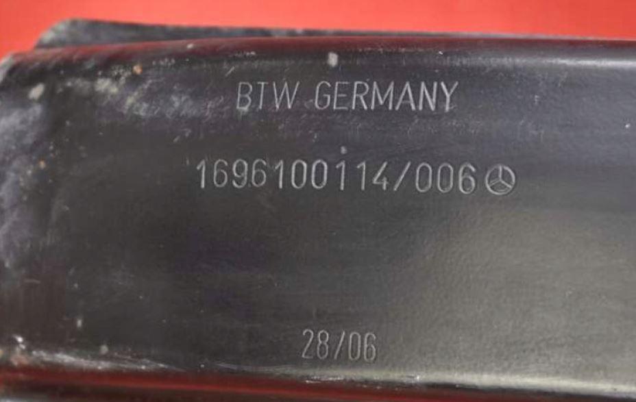 Mercedes B W245 2005-2011 hatchback 2.0 CDI diesel MT 80 kW 2006  Výstuha zadná