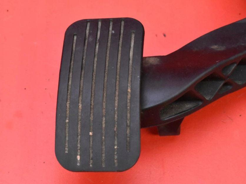 Citroen Xsara Picasso hatchback 1.6 HDI diesel 80 kW 2006  Potenciometer plynového pedálu 0280755031