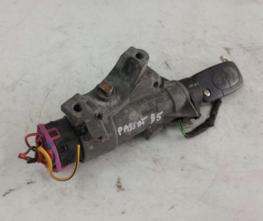 Volkswagen Passat B5 1995-2005 combi 2.5 TDI V6 diesel MT 110 kW 2001  Spínacia skrinka 4B0905851