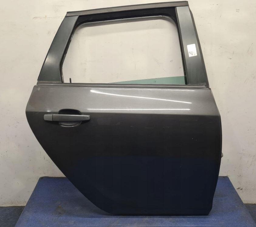 Opel Astra IV 2009-2015 combi 1.6 16v petrol MT 85 kW 2011  Dvere zadné pravé Z177