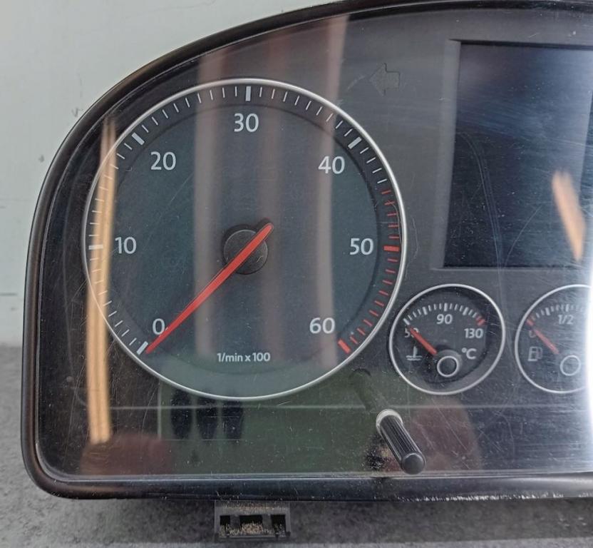 Volkswagen Touran I 2003-2015 hatchback 2.0 TDI diesel AT 103 kW 2004  Prístrojová doska 1T0920872F A2C53023102 A2C53025660