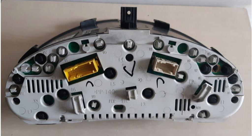 Peugeot 206 1.6 HDI diesel MT 80 kW 2005  Prístrojová doska 9644980180