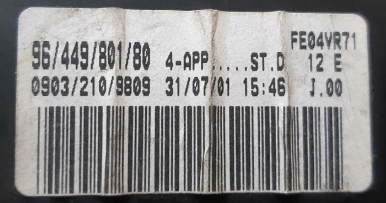 Peugeot 206 1.6 HDI diesel MT 80 kW 2005  Prístrojová doska 9644980180