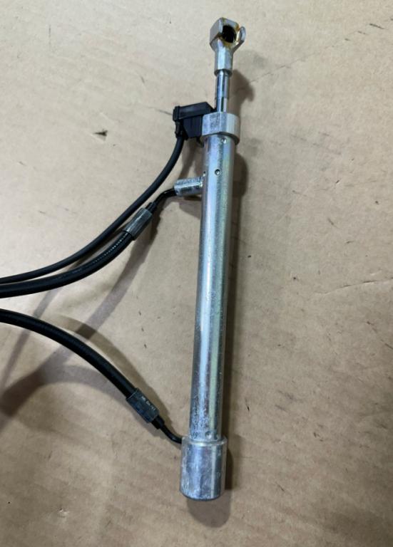 Mercedes CL W216 pumpa kufrových dverí A2168000148