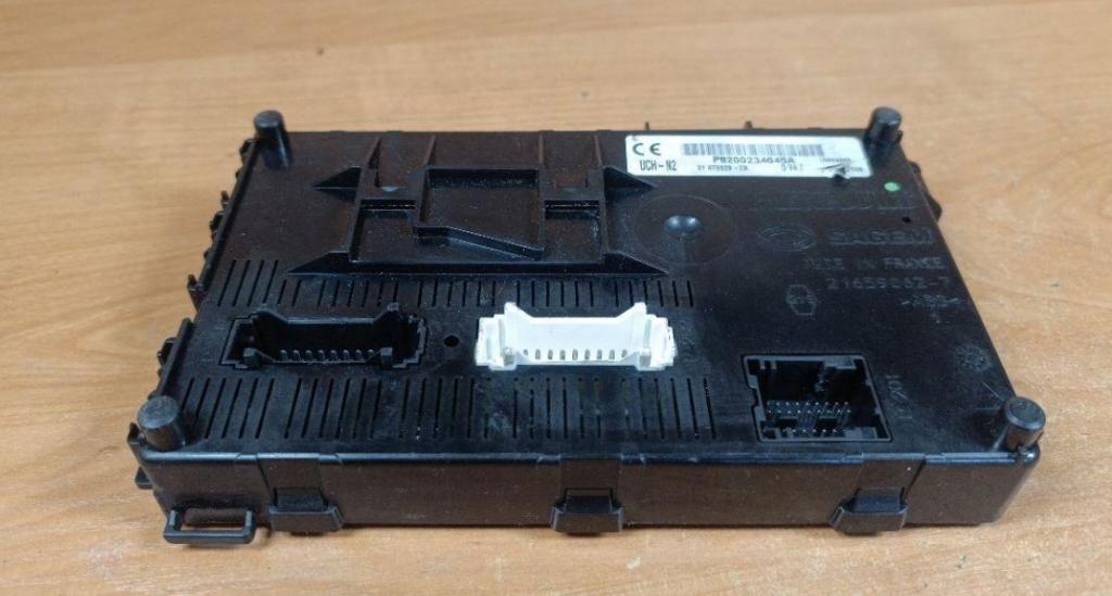 Renault Clio II 1998-2012 hatchback 1.2 16v petrol MT 55 kW 2004  Modul komfortu P8200234045A