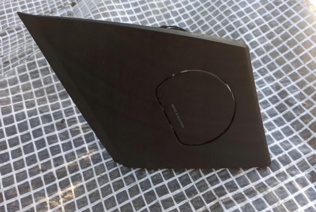 Audi A8 D3 2002-2009 sedan 4.2 TDI V8 diesel AT 240 kW 2006  Reproduktor  lavy BANG OLUFSEN 4E0035361