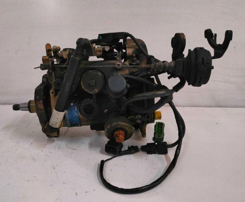 Volvo S40 I 1995-2004 sedan 1.9 TD diesel MT 66 kW 1998  Vstrekovacie čerpadlo R8448B261B