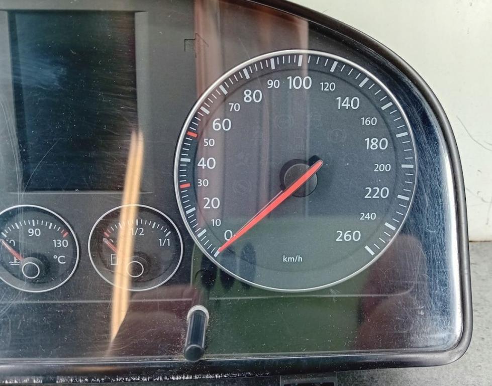 Volkswagen Touran I 2003-2015 hatchback 2.0 TDI diesel AT 103 kW 2004  Prístrojová doska 1T0920872F A2C53023102 A2C53025660