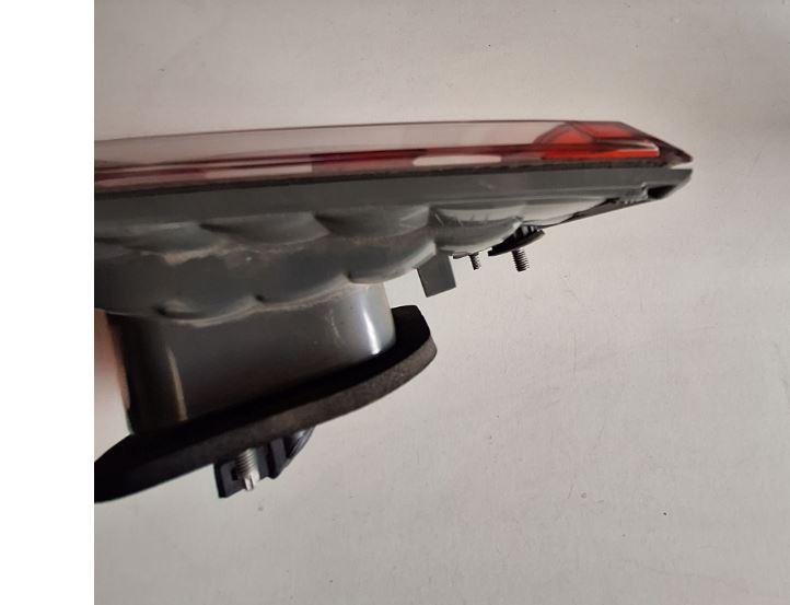 Toyota Avensis III T27 2009-2018 combi 2.0 D4D diesel MT 93 kW 2011  Svetlo zadné ľavé 81590-05110 89032447A