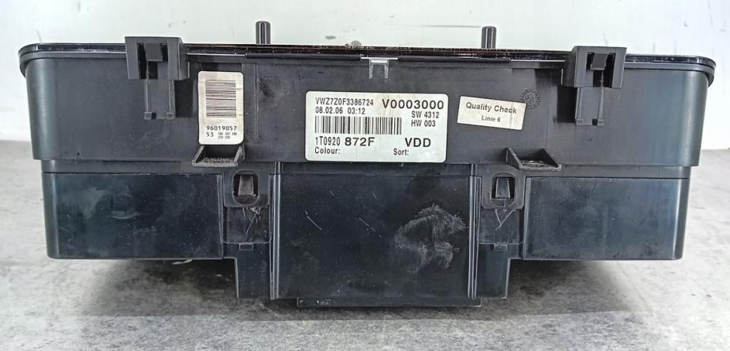 Volkswagen Touran I 2003-2015 hatchback 2.0 TDI diesel AT 103 kW 2004  Prístrojová doska 1T0920872F A2C53023102 A2C53025660