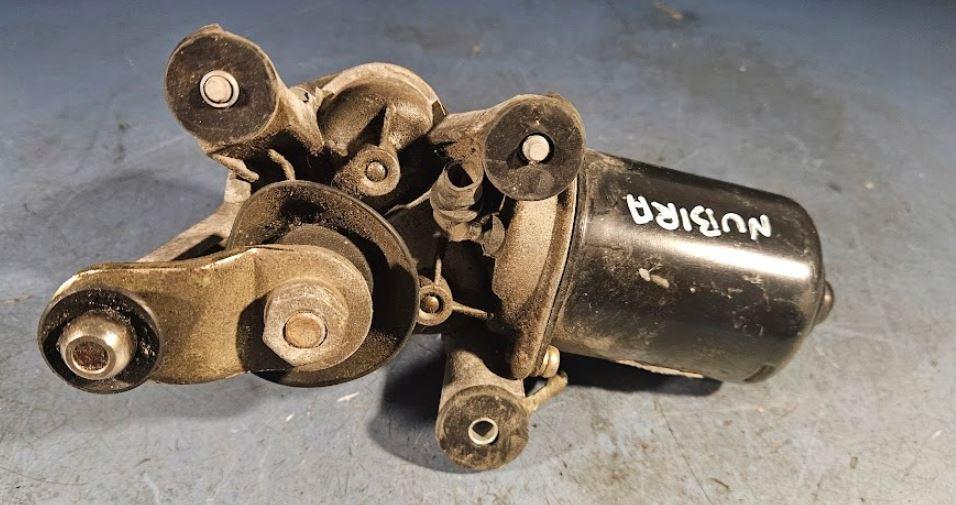 Daewoo Nubira II 1999-2003 sedan 2.0 16v petrol 98 kW 0  Motorček ostrekovačov