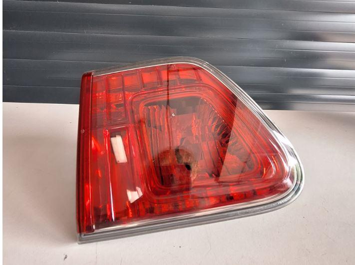 Toyota Avensis III T27 2009-2018 combi 2.0 D4D diesel MT 93 kW 2011  Svetlo zadné ľavé 81590-05110 89032447A