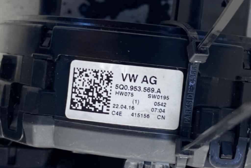 Volkswagen Passat B8 2014- Prepínacie páčky pod volantom 3Q0953521DJ 5Q0953569A