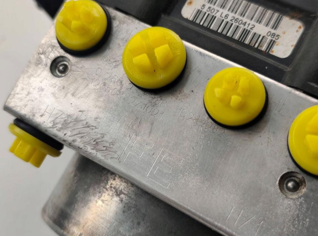 Opel Corsa D 2006-2014 hatchback 1.4 16v petrol MT 64 kW 2013  Pumpa ABS 0265232288 0265800796 13282282 FE