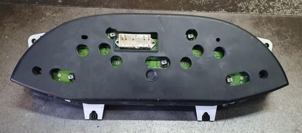 Ford Focus Mk1 1998-2004 sedan 1.6 petrol MT 74 kW 2000  Prístrojová doska 98AB-10849-CK