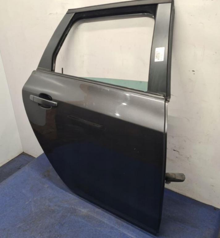 Opel Astra IV 2009-2015 combi 1.6 16v petrol MT 85 kW 2011  Dvere zadné pravé Z177