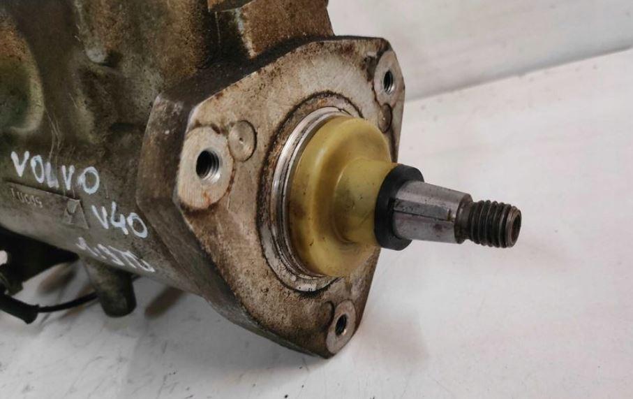 Volvo S40 I 1995-2004 sedan 1.9 TD diesel MT 66 kW 1998  Vstrekovacie čerpadlo R8448B261B