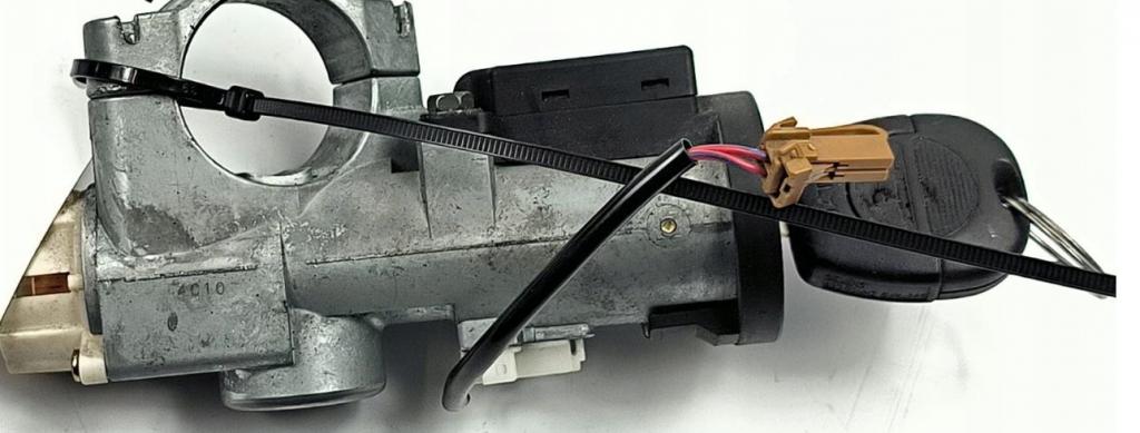 Nissan X-trail I T30 2001-2007 hatchback 2.0 16v petrol MT 103 kW 2004  Spínacia skrinka 28590-C9902