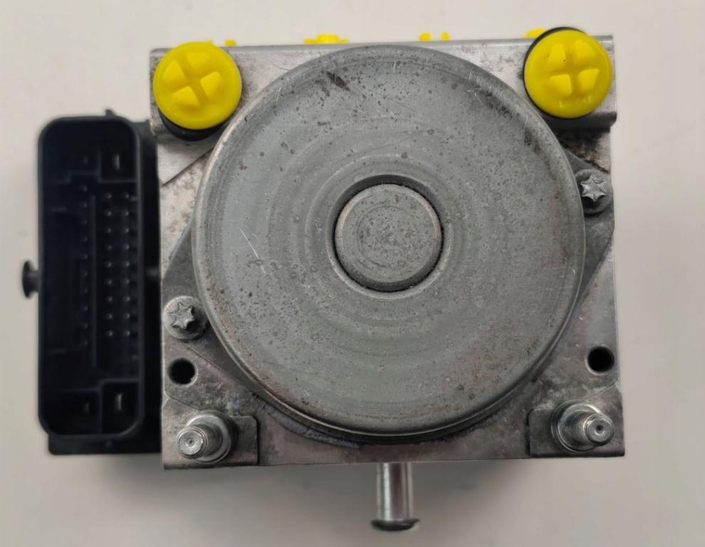 Opel Corsa D 2006-2014 hatchback 1.4 16v petrol MT 64 kW 2013  Pumpa ABS 0265232288 0265800796 13282282 FE