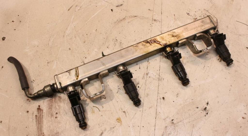 Ford Focus Mk2 2004-2011 hatchback 2.0 TDCI diesel MT 100 kW 2006  Vstrekovacia lišta 0280156154