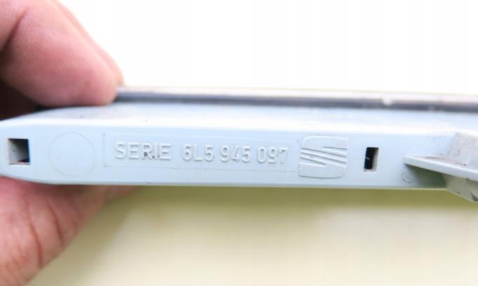 Seat Cordoba II 6L 2002-2008 Brzdové svetlo zadné (horné) 6L5945097