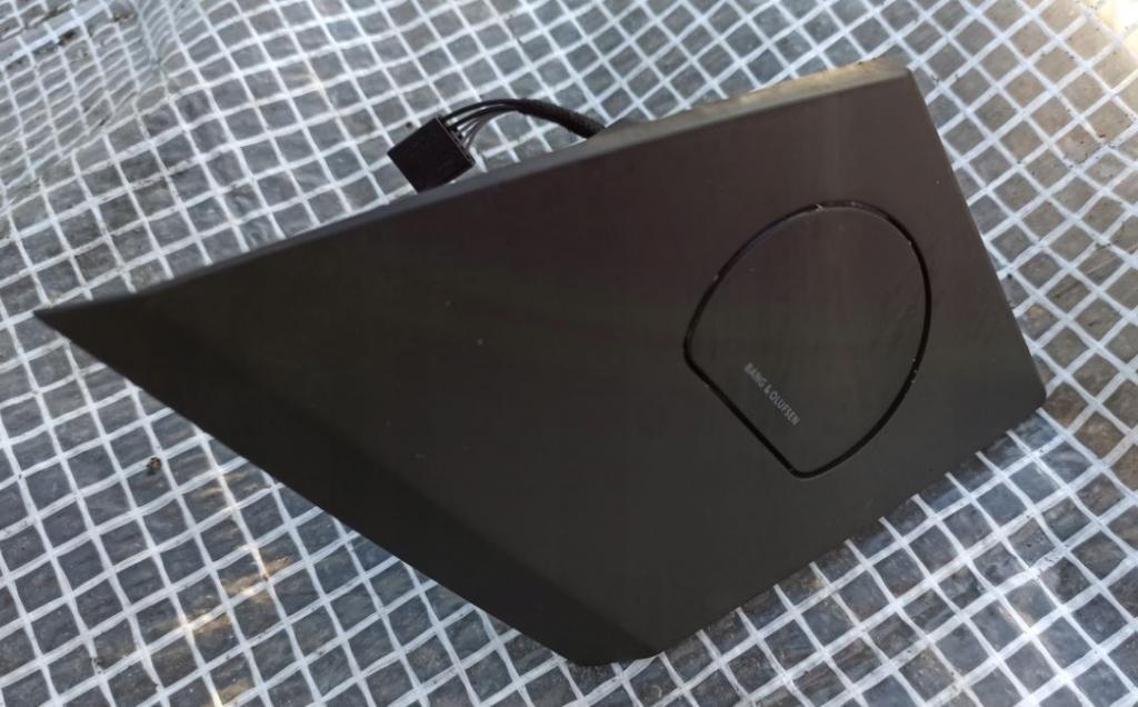 Audi A8 D3 2002-2009 sedan 4.2 TDI V8 diesel AT 240 kW 2006  Reproduktor  lavy BANG OLUFSEN 4E0035361