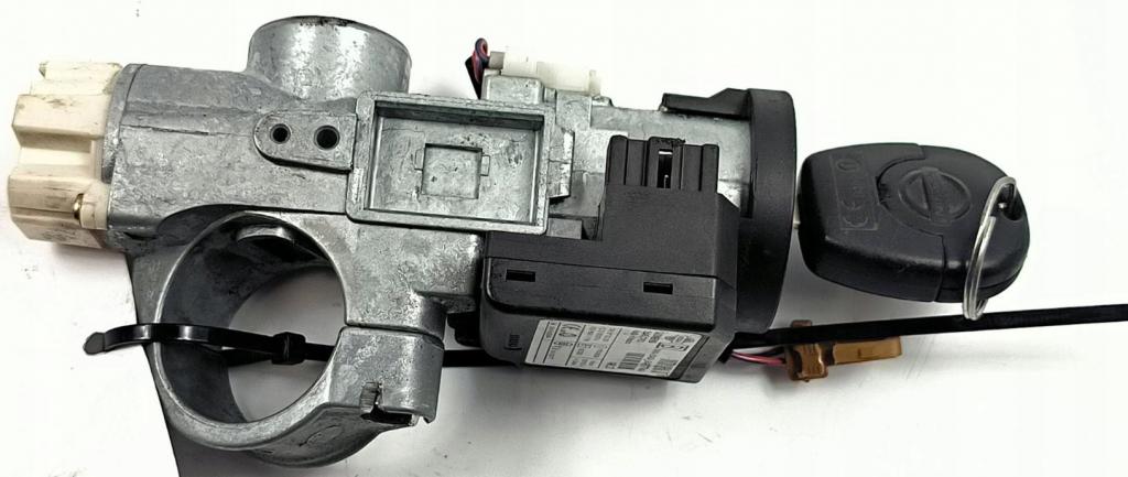 Nissan X-trail I T30 2001-2007 hatchback 2.0 16v petrol MT 103 kW 2004 Spínacia skrinka 28590-C9902