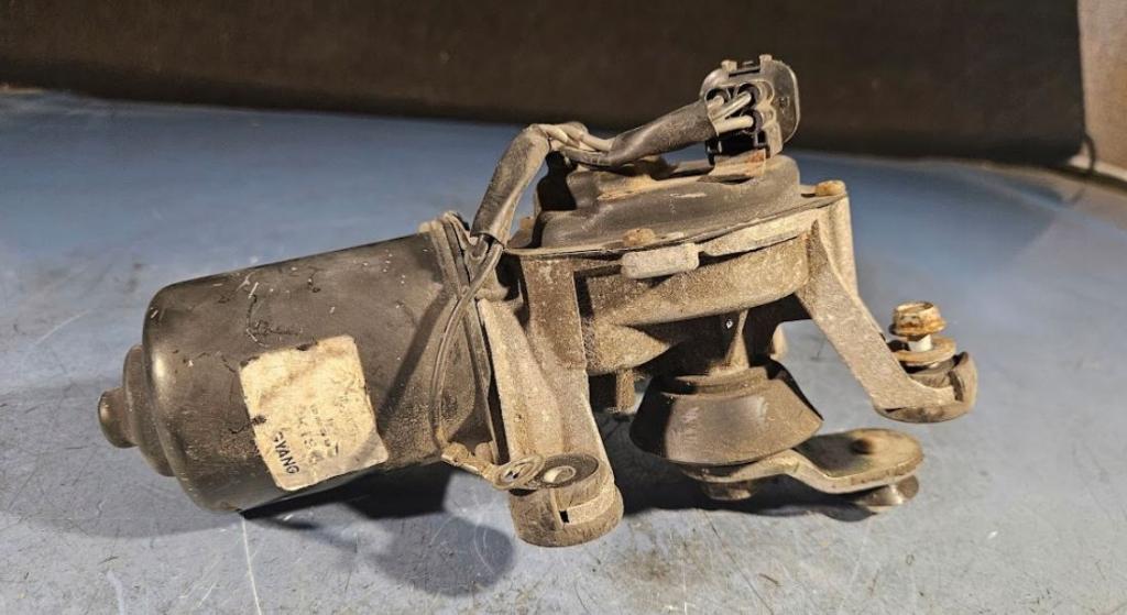 Daewoo Nubira II 1999-2003 sedan 2.0 16v petrol 98 kW 0  Motorček ostrekovačov