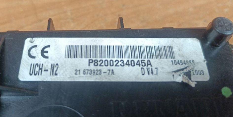 Renault Clio II 1998-2012 hatchback 1.2 16v petrol MT 55 kW 2004  Modul komfortu P8200234045A