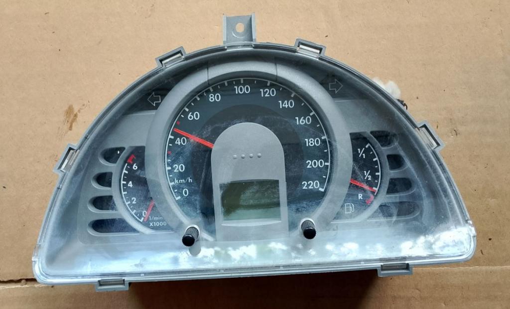 Volkswagen Fox hatchback 1.2 petrol BMD MT 40 kW 2005  Prístrojová doska 5Z0920820N