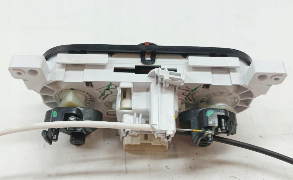 Dacia Sandero II 2012-2020 hatchback 1.2 54 kW Panel kúrenia/klimatizácie A42303300