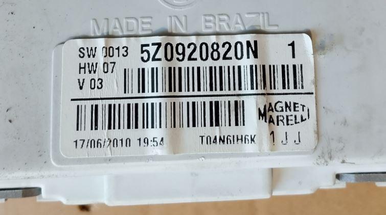 Volkswagen Fox hatchback 1.2 petrol BMD MT 40 kW 2005  Prístrojová doska 5Z0920820N