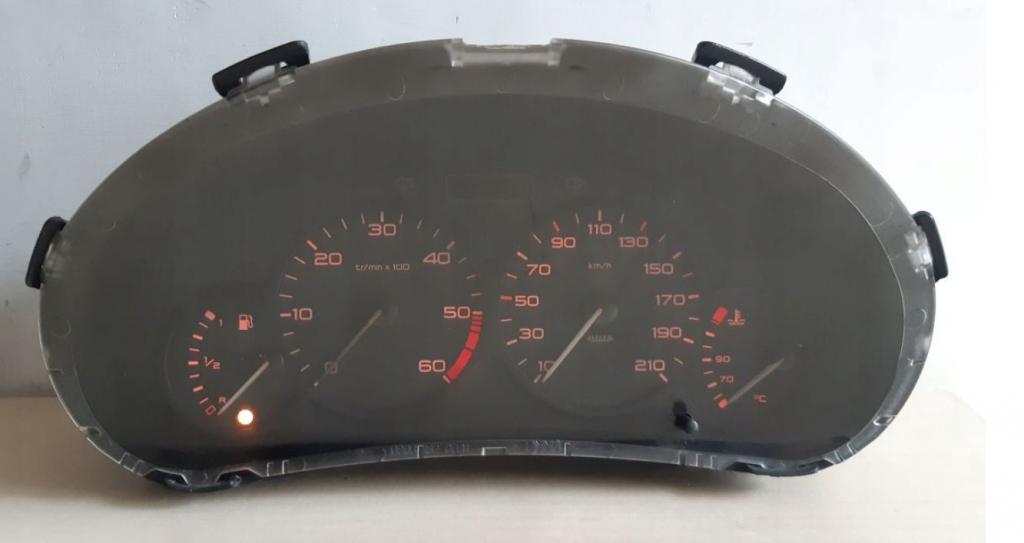 Peugeot 206 1.6 HDI diesel MT 80 kW 2005  Prístrojová doska 9644980180