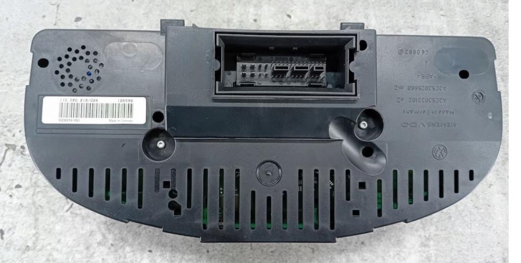 Volkswagen Touran I 2003-2015 hatchback 2.0 TDI diesel AT 103 kW 2004  Prístrojová doska 1T0920872F A2C53023102 A2C53025660