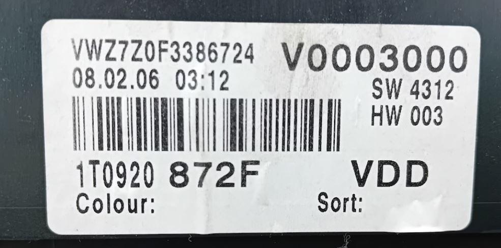 Volkswagen Touran I 2003-2015 hatchback 2.0 TDI diesel AT 103 kW 2004  Prístrojová doska 1T0920872F A2C53023102 A2C53025660