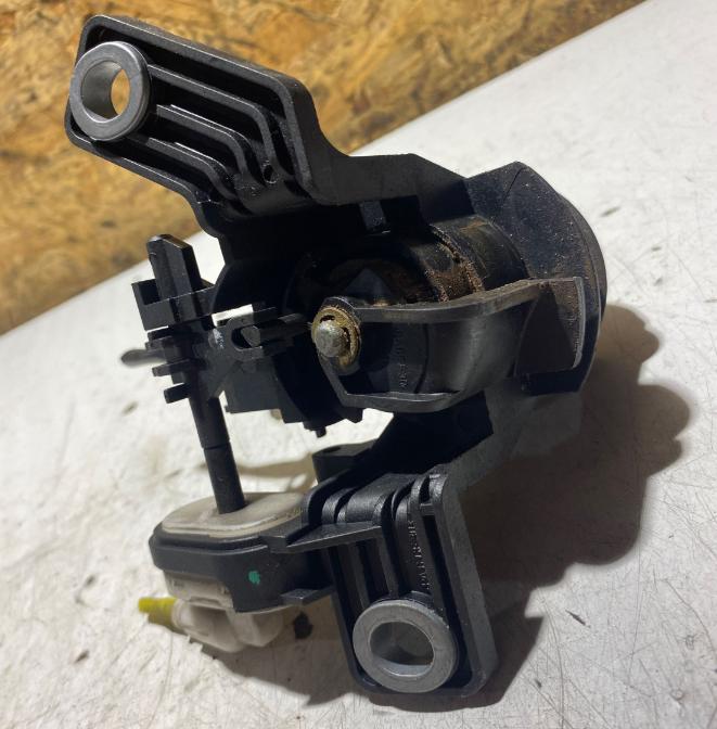 Mercedes A W168 1997-2004 hatchback 1.4 petrol MT 60 kW 2002  Zámok zadnej kapoty A168740091