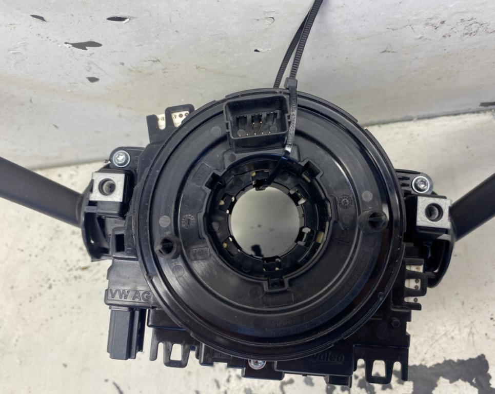 Volkswagen Passat B8 2014- Prepínacie páčky pod volantom 3Q0953521DJ 5Q0953569A