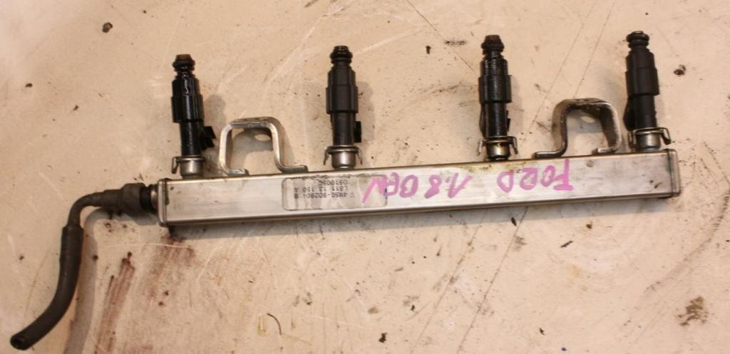 Ford Focus Mk2 2004-2011 hatchback 2.0 TDCI diesel MT 100 kW 2006  Vstrekovacia lišta 0280156154