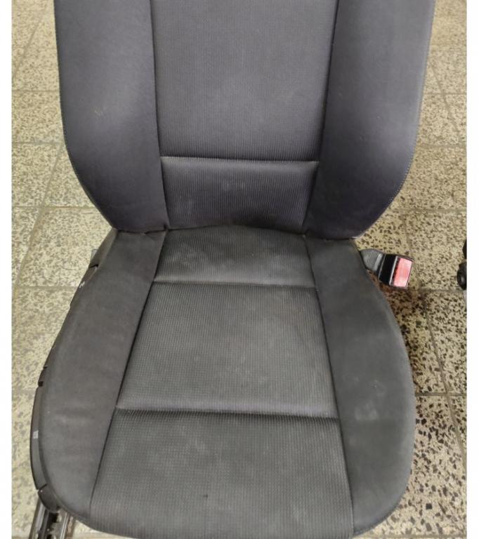 BMW X3 E83 2003-2010 hatchback 2.0 D diesel MT 110 kW 2007  Sedadlo komplet prave+lave vyhrievane