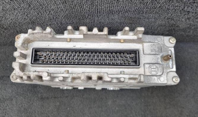 Volkswagen Golf III 1991-1998 hatchback 1.9 TD diesel MT 55 kW 1995  Riadiaca jednotka motora 028906021HD 0281001729