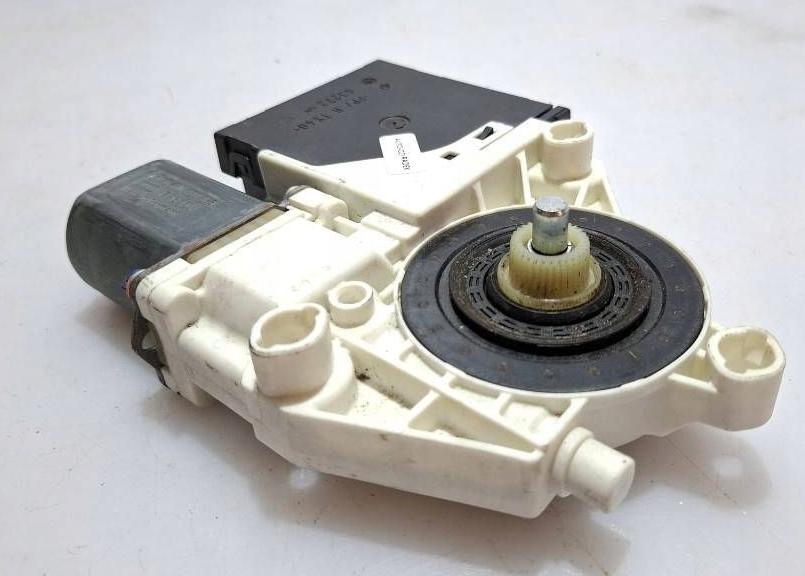 Audi A3 8P 2003-2012 hatchback Motorček okien zadný ľavý 8P4959801F